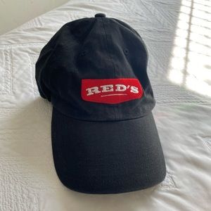 Red’s black and red logo baseball cap